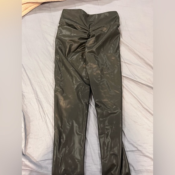 Fashion nova leggings - Picture 2 of 3